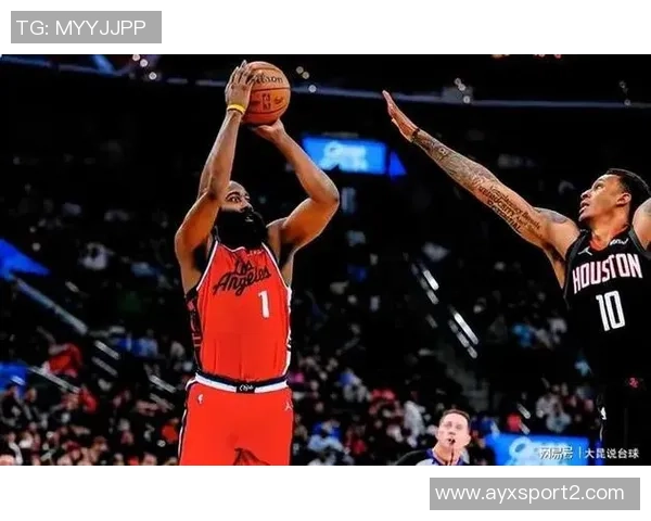 火箭队运动战出手多次却遭遇失利前场篮板优势未能转化为胜利