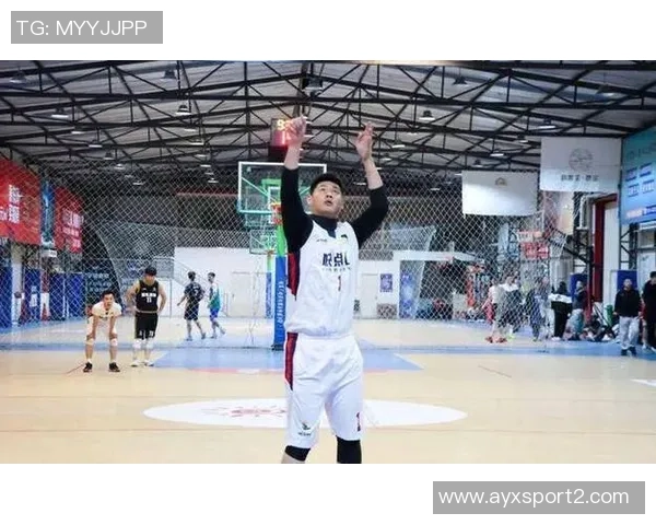 管子煜加盟联赛实力如何媒体人揭秘队友背景与快船旧将穆恩经历