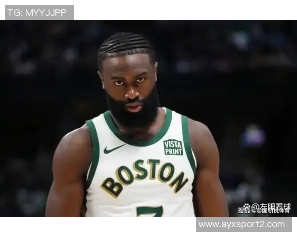 杰伦布朗单节狂砍14分难救主全场贡献24分6板5助显孤立无援